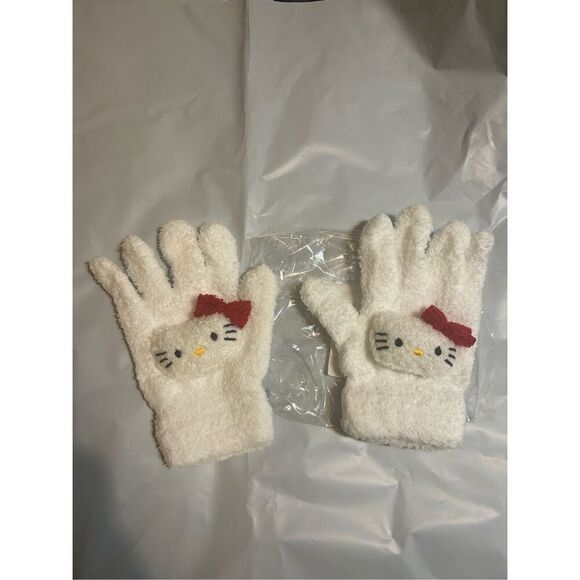 Hello Kitty Soft Plush Winter Gloves - Picture 1 of 2